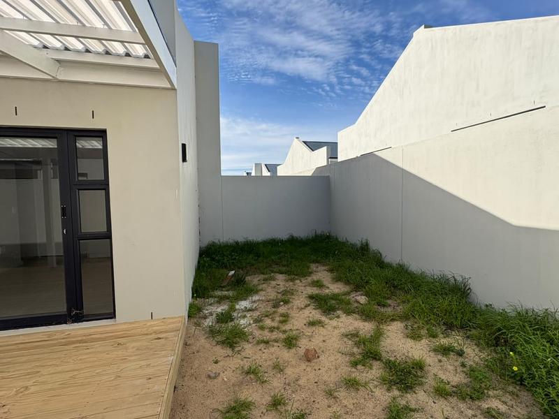 To Let 2 Bedroom Property for Rent in Capri Western Cape